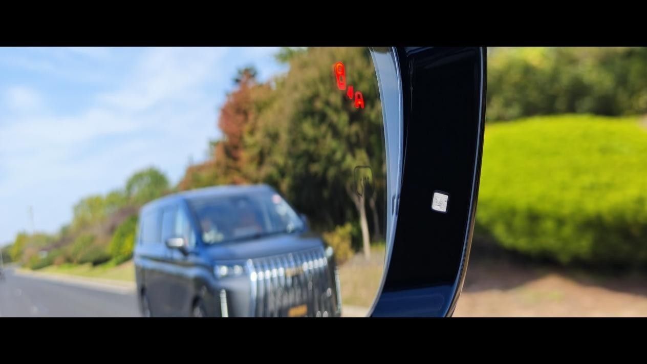 能躺平 空间大到想怎么用就这么用冰球突破豪华版锐胜M8第三排都(图22) 能躺平 空间大到想怎么用就这么用冰球突破豪华版锐胜M8第三排都(图22)