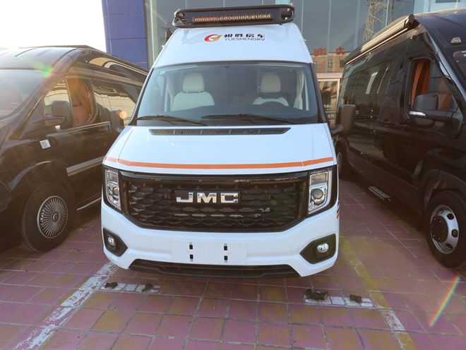 11月28亮相成都房车展这内饰真漂亮冰球突破豪华版手机版带小阳台的露营车(图1)