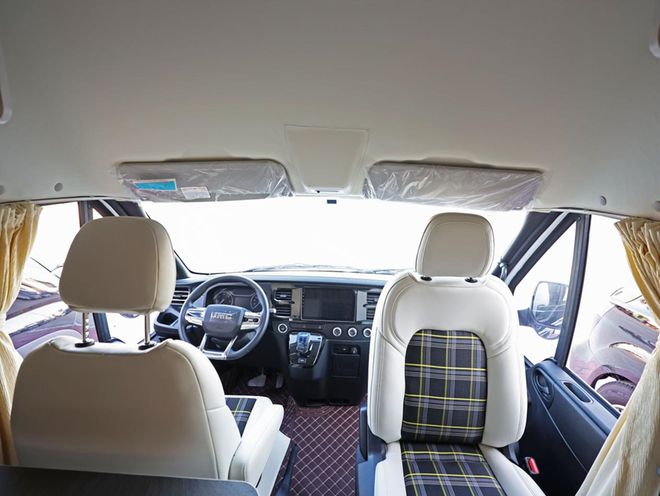 11月28亮相成都房车展这内饰真漂亮冰球突破豪华版手机版带小阳台的露营车(图7)